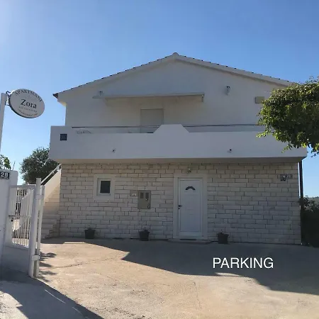 Zora רוגוזניצה