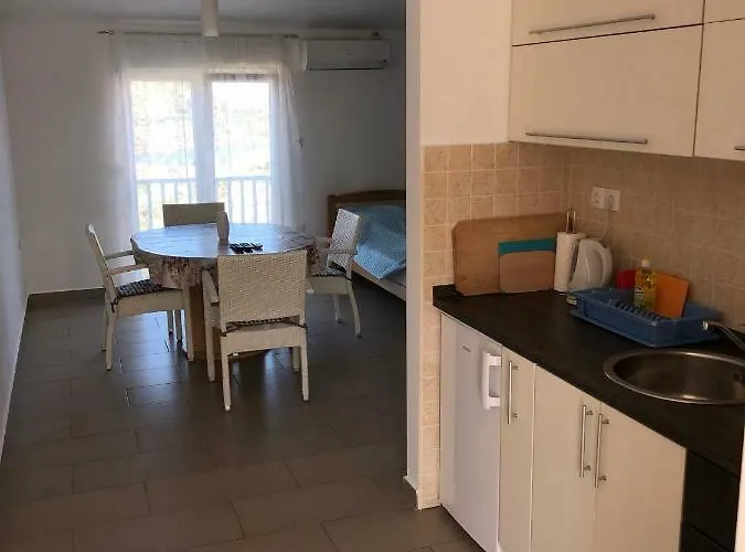 Daire Zora Rogoznica (Sibenik-Knin)