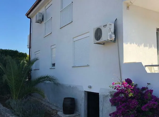 Daire Zora Rogoznica (Sibenik-Knin)