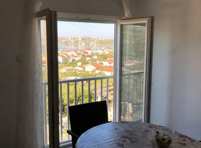 Daire Zora Rogoznica (Sibenik-Knin)